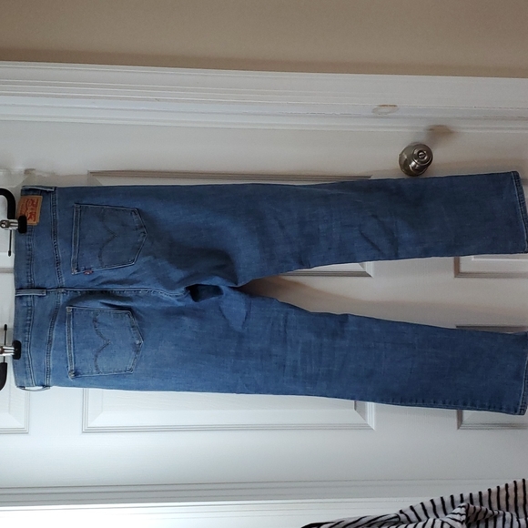 All jeans 2/$20🫦Levi's sz 32/30 slimming straight leg no flaws - Picture 5 of 12